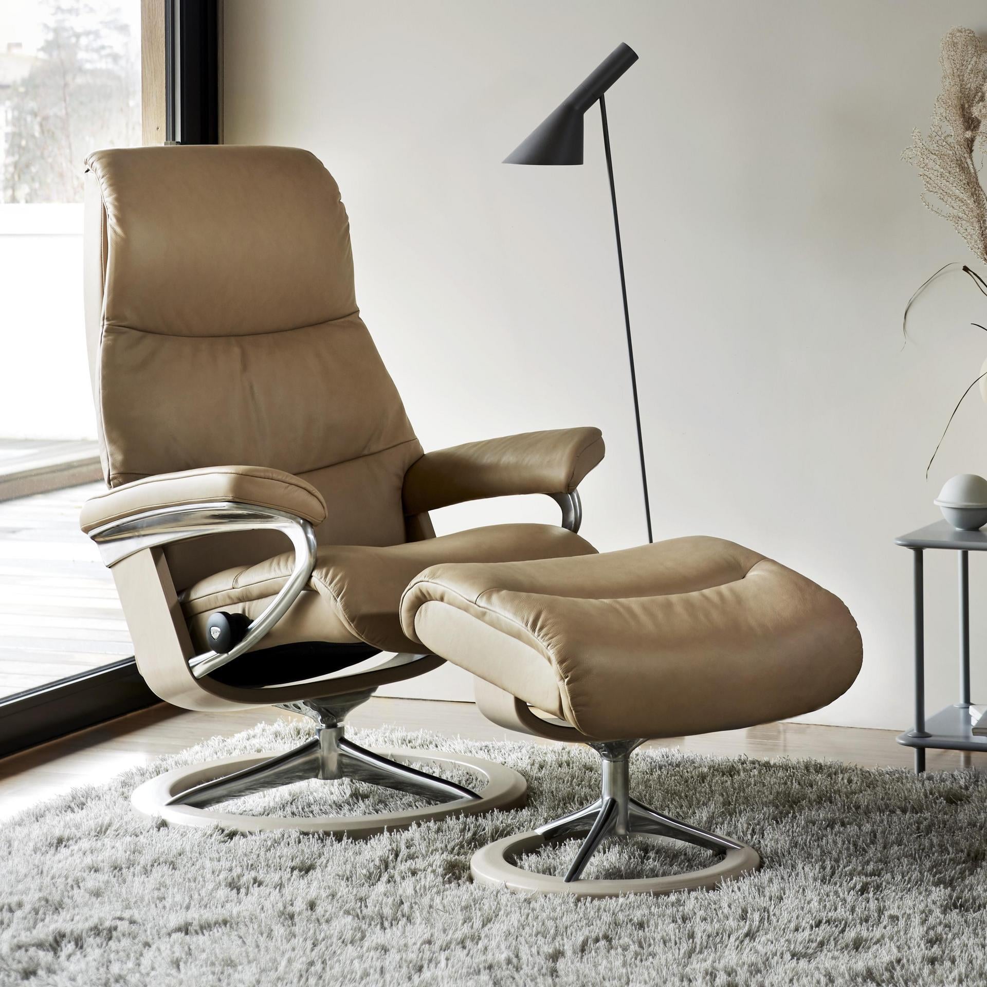 Stressless Relaxsessel mit Hocker View L Signature L Bezug Leder Batick New Caramel 16 Gestell Chrom 40 Fuß Eiche 04 Stressless Relaxsessel mit Hocker View L Signature L Bezug Leder Batick New Caramel 16 Gestell Chrom 40 Fuß Eiche 04